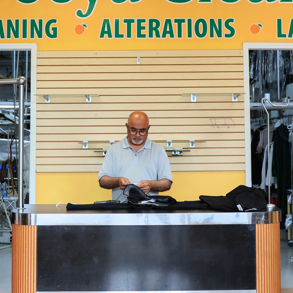 Deeya Cleaners has experts in alterations